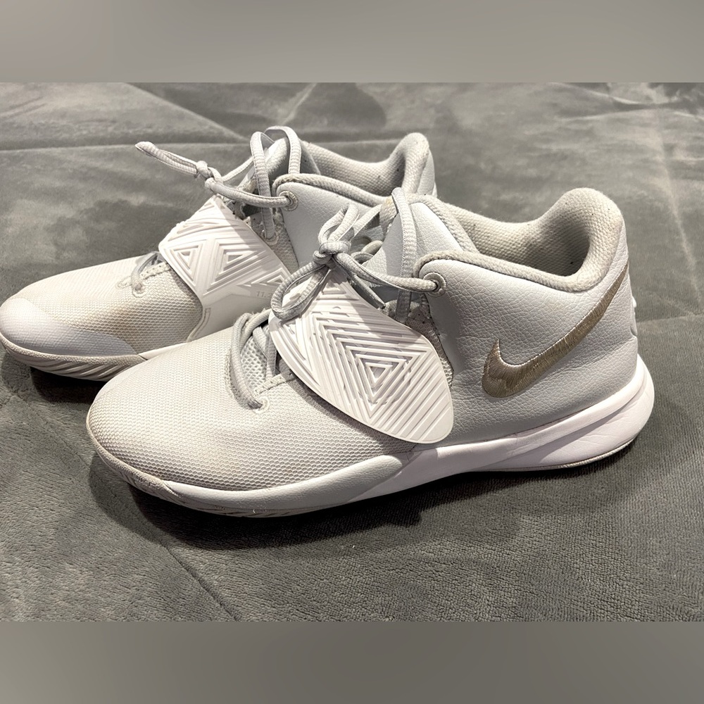 Nike Kyrie flytrap 3 - youth basketball sneakers